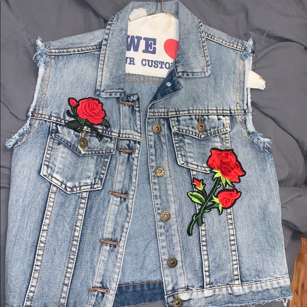 GIRLS SO NIKKI  ROSE VEST HARDLY WORN!!